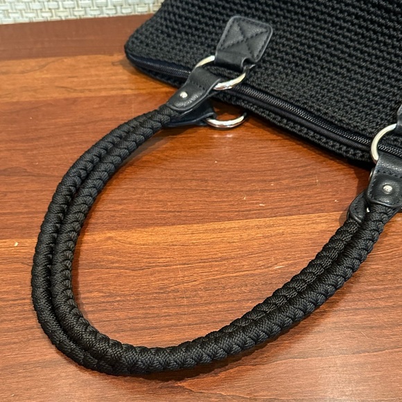 🌟HP🌟NWOT Lina Crocheted Black Baguette Double Handle Bag - Picture 4 of 16